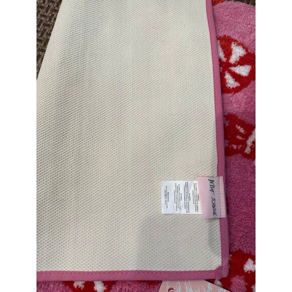 Betsey Johnson Christmas Bath Rug - Picture 5 of 5